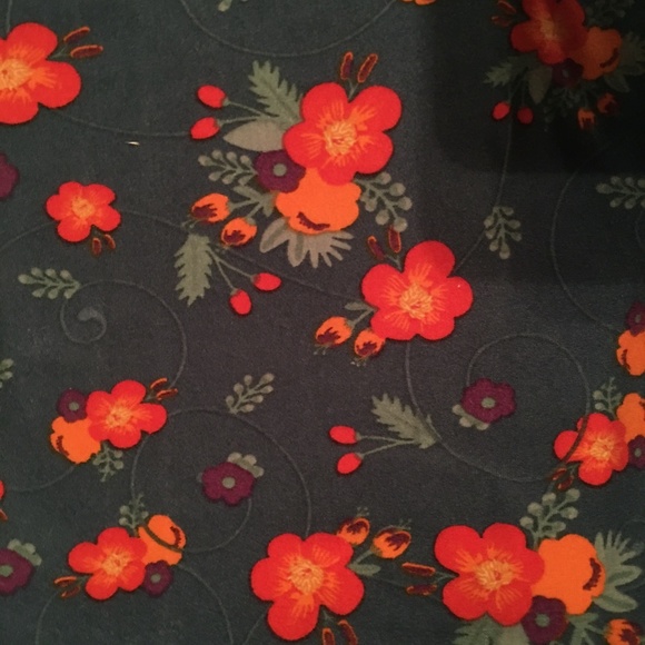 LuLaRoe Green Floral Leggings - One Size (OS) - Picture 2 of 5
